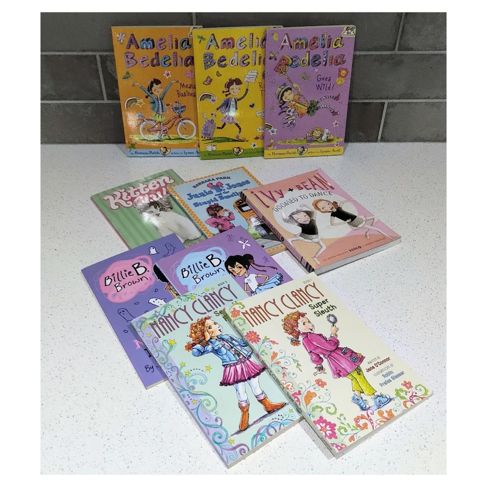 Young Reader 10 Chapter Book Bundle: Amelia Bedelia, Nancy Clancy, Ivy + Bean...